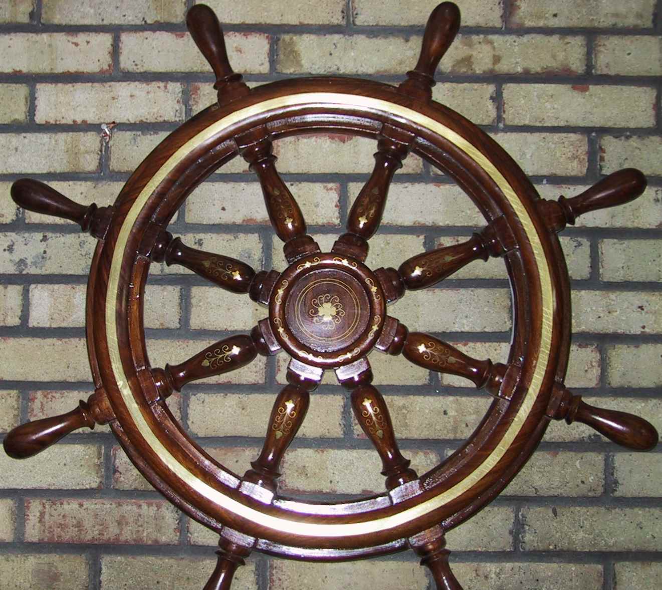 captainwheel.jpg (158472 bytes)