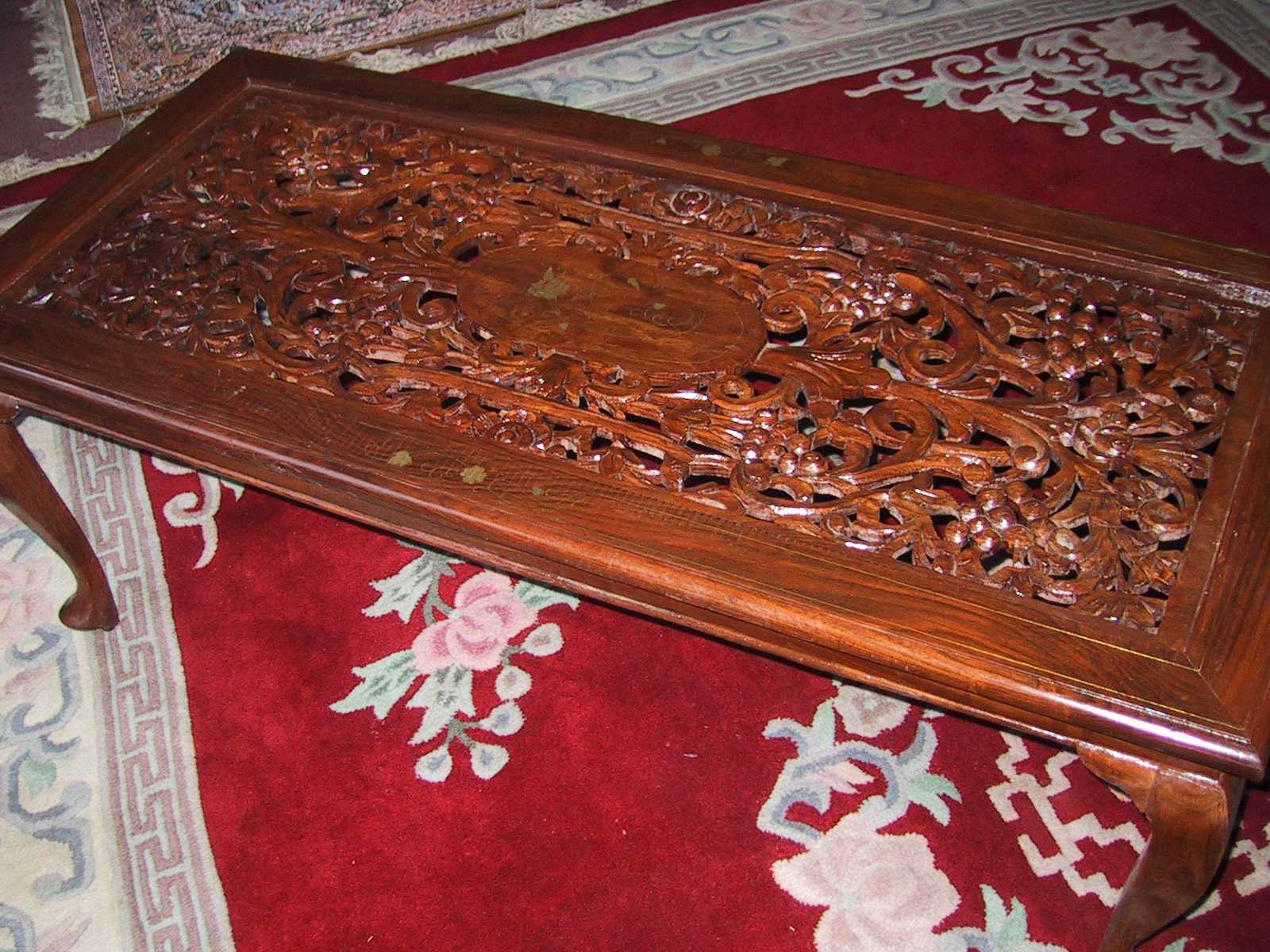 coffeetable3.jpg (237023 bytes)